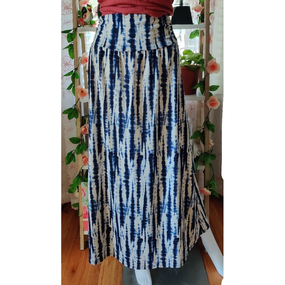 Joe B Dresses & Skirts - Joe B High Waist Boho Cream Navy Tie-dyed Maxi Skirt Size Medium